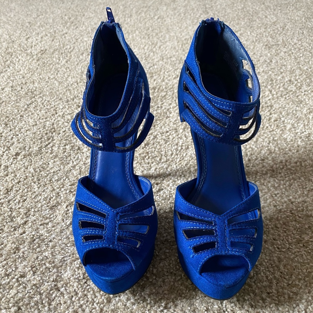 Shoedazzle blue platform heels